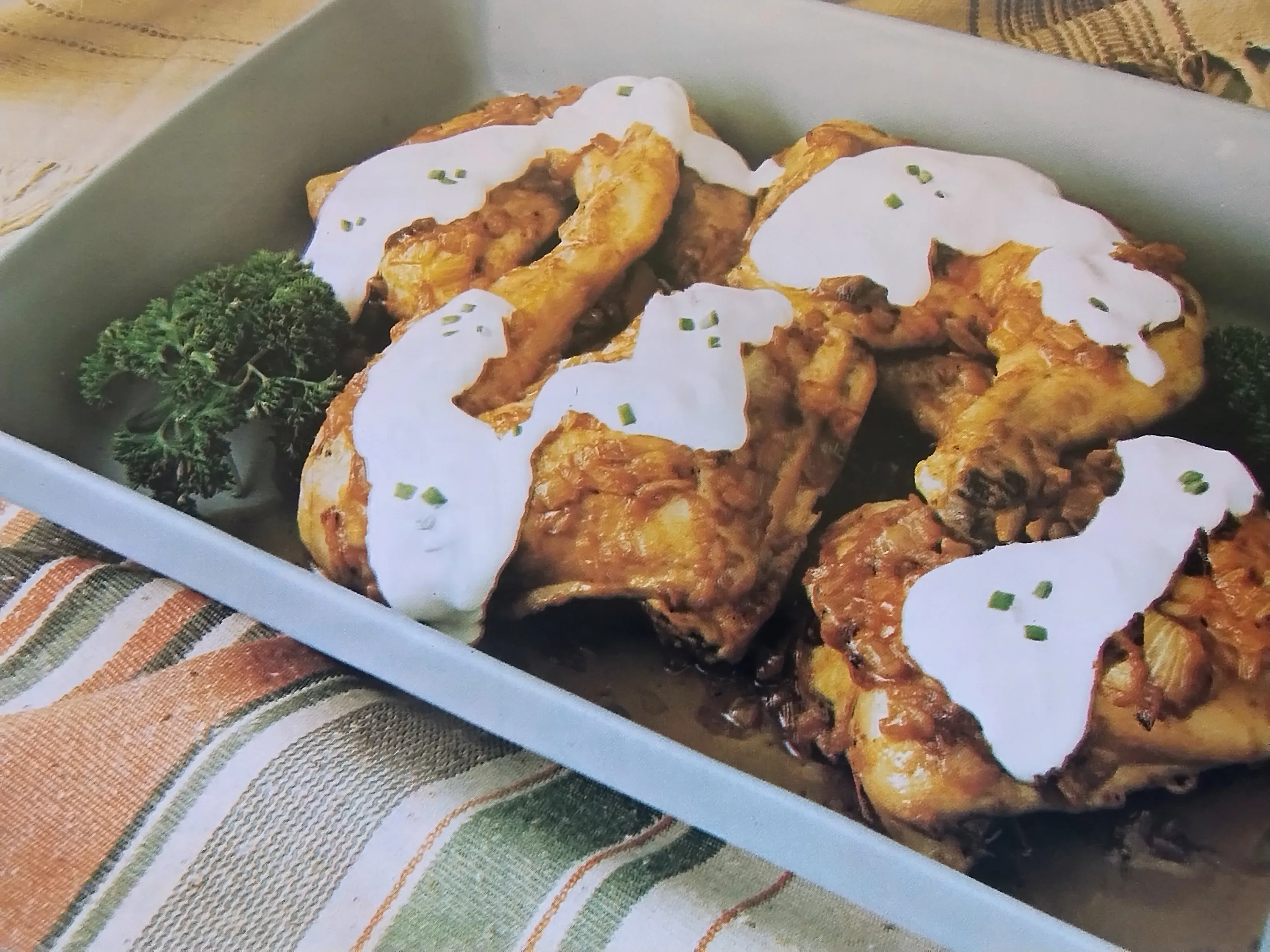 frango com molho de paprica por cima